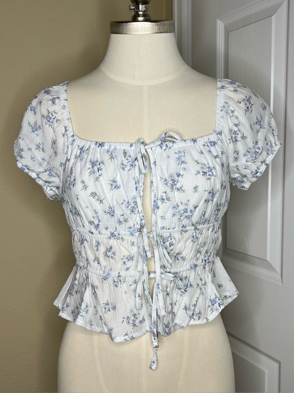 HIPPIE ROSE Tie-Front Floral Top in Light Blue
